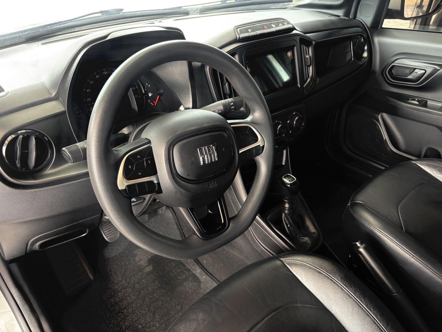 Fiat Strada 1.3 Firefly Flex Freedom CS Manual — foto 6 de 12