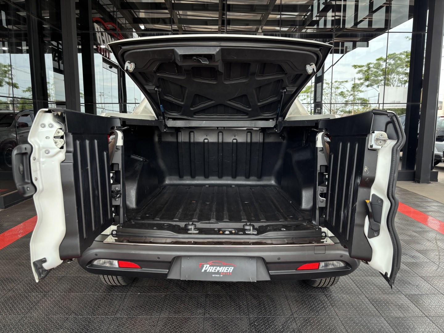 Fiat Toro 2.0 16V Turbo Diesel Ultra 4WD AT9 — foto 10 de 13