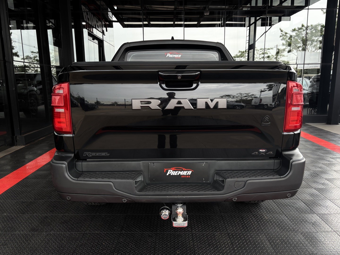 Ram Rampage 2.0 Turbo Diesel Rebel 4X4 Automático — foto 8 de 13