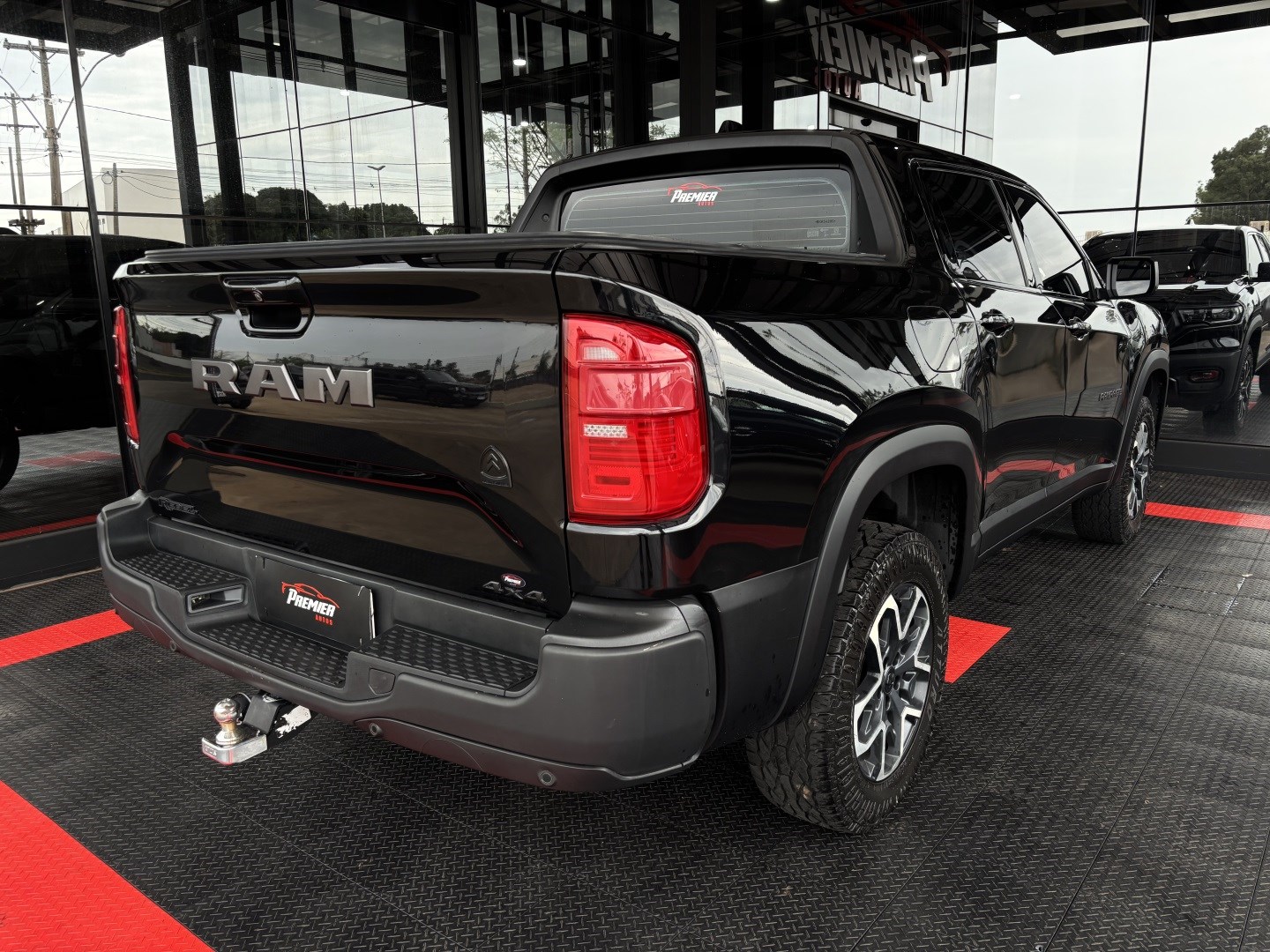 Ram Rampage 2.0 Turbo Diesel Rebel 4X4 Automático — foto 9 de 13