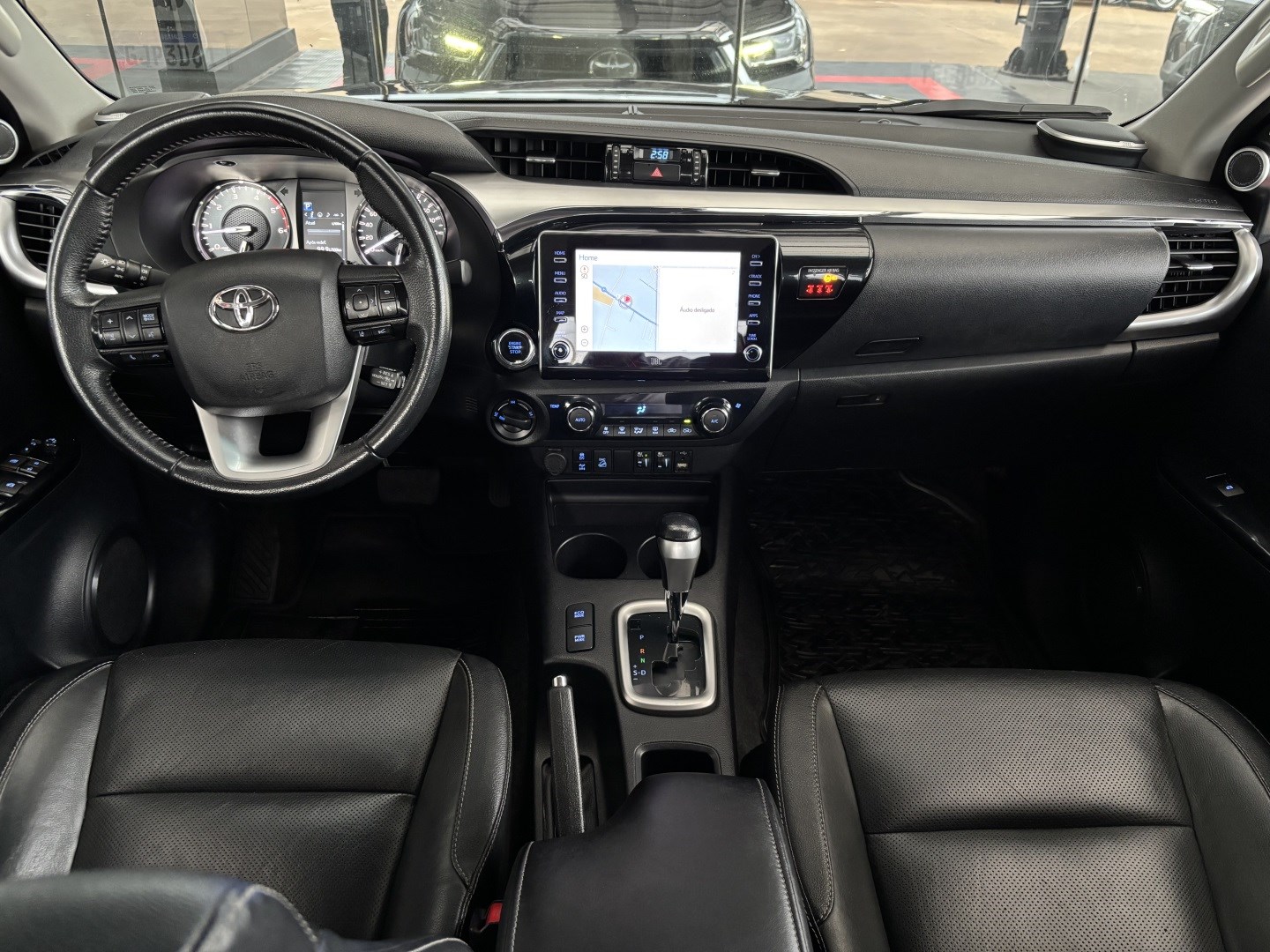 Toyota Hilux 2.8 D-4D Turbo Diesel CD SRX 4X4 Automático — foto 7 de 13