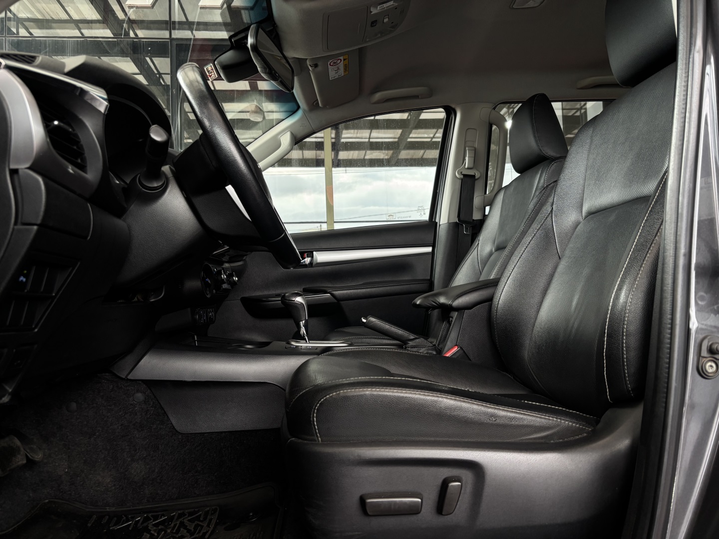 Toyota Hilux 2.8 D-4D Turbo Diesel CD SRX 4X4 Automático — foto 5 de 13