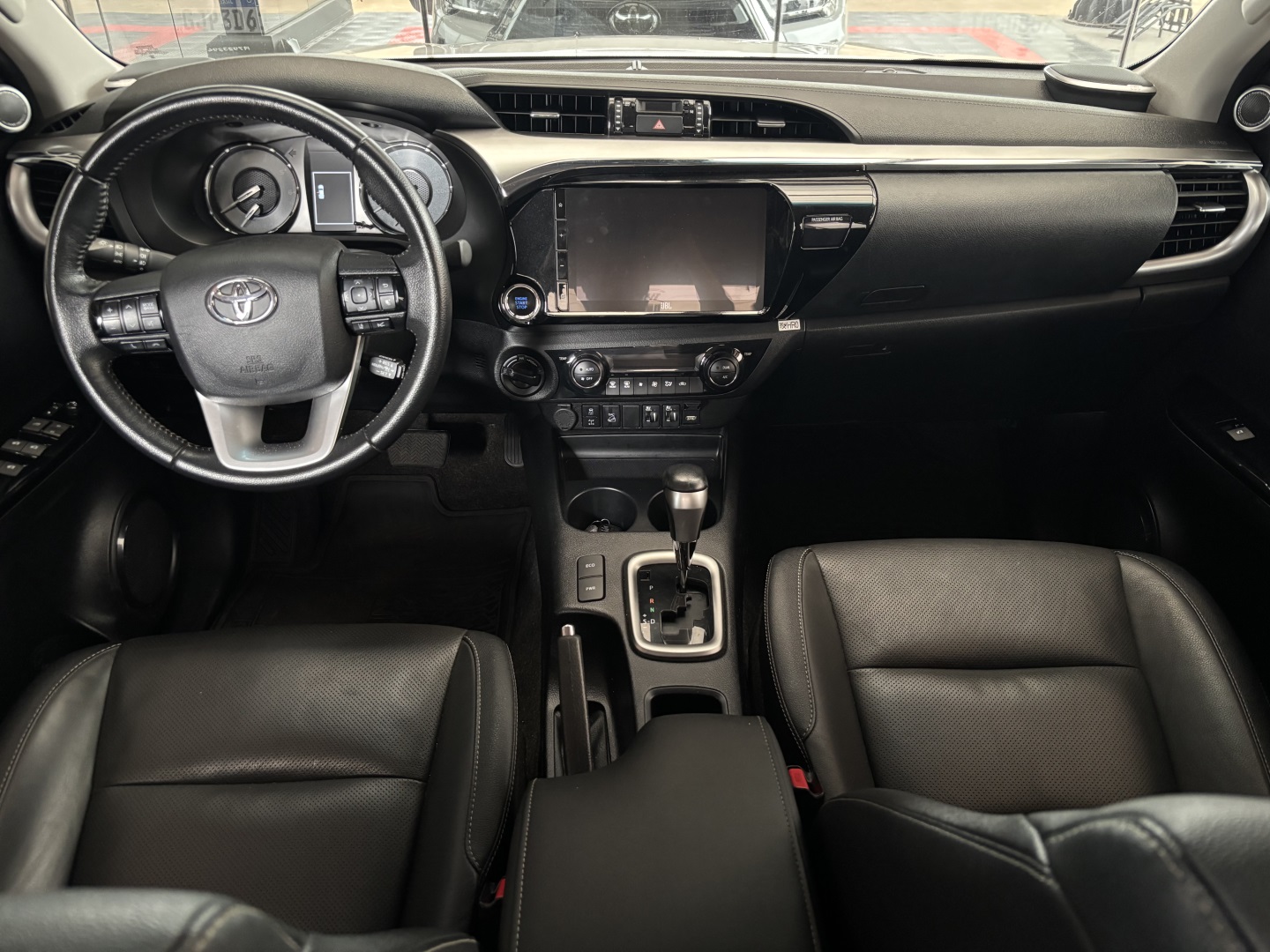 Toyota Hilux 2.8 D-4D Turbo Diesel CD SRX 4X4 Automático — foto 7 de 13