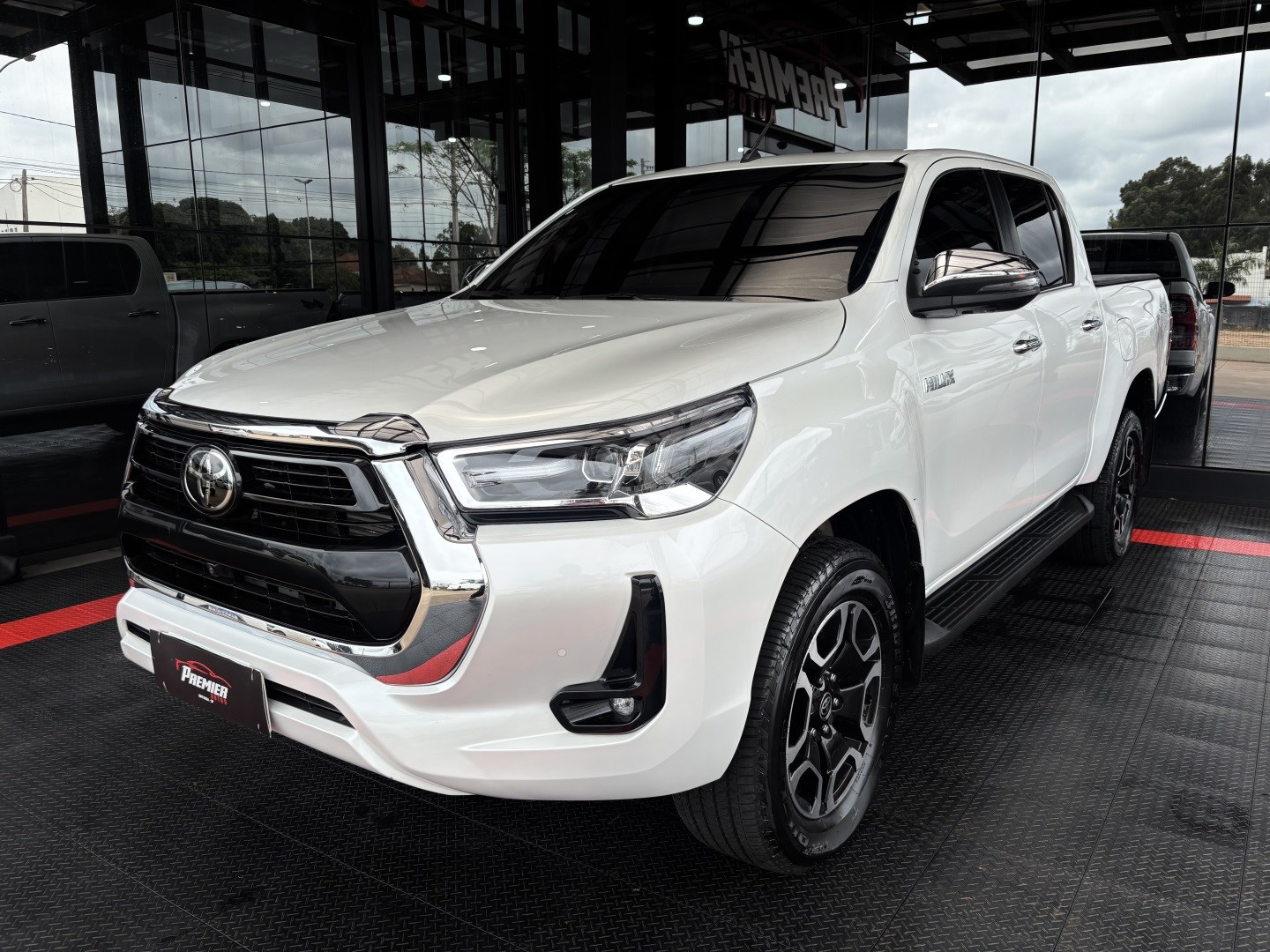 Toyota Hilux 2.8 D-4D Turbo Diesel CD SRX 4X4 Automático