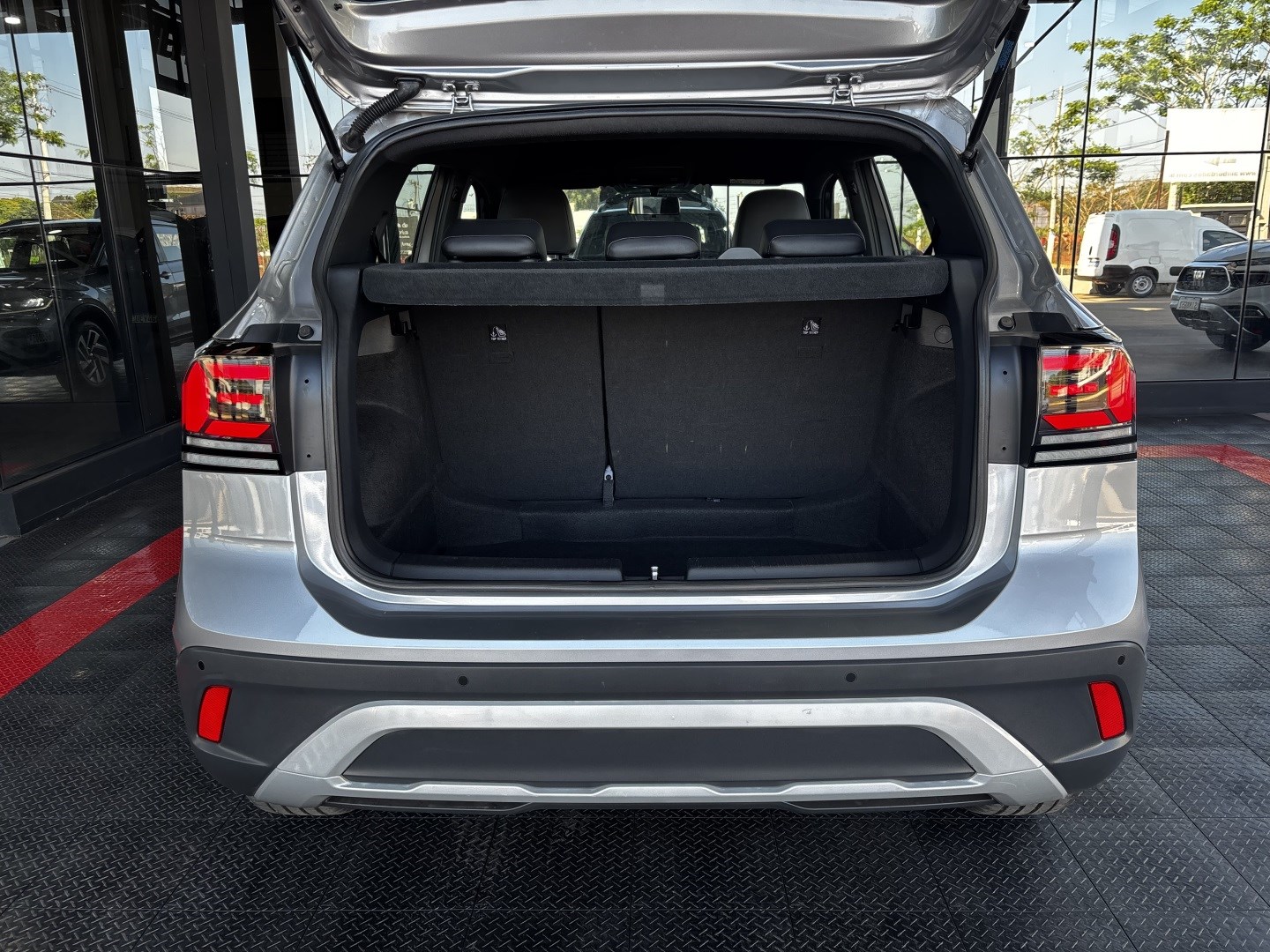 Volkswagen T-Cross 1.0 200 TSI Total Flex Comfortline Automático — foto 11 de 13
