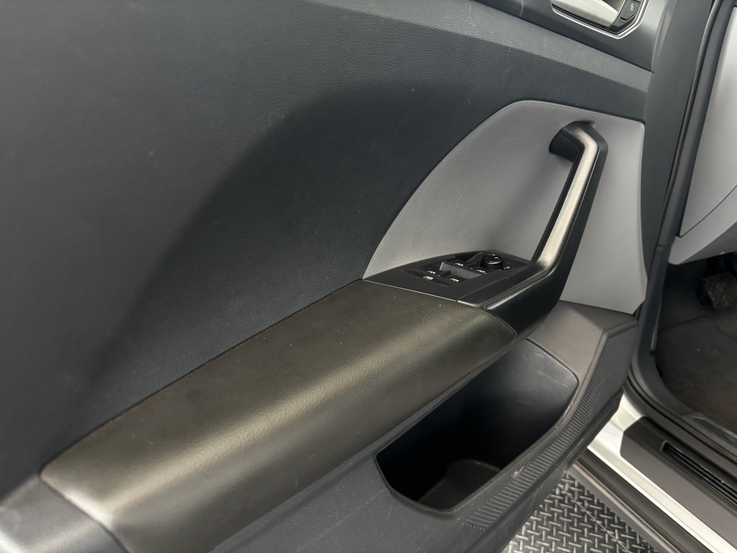 Volkswagen T-Cross 1.0 200 TSI Total Flex Automático — foto 4 de 13