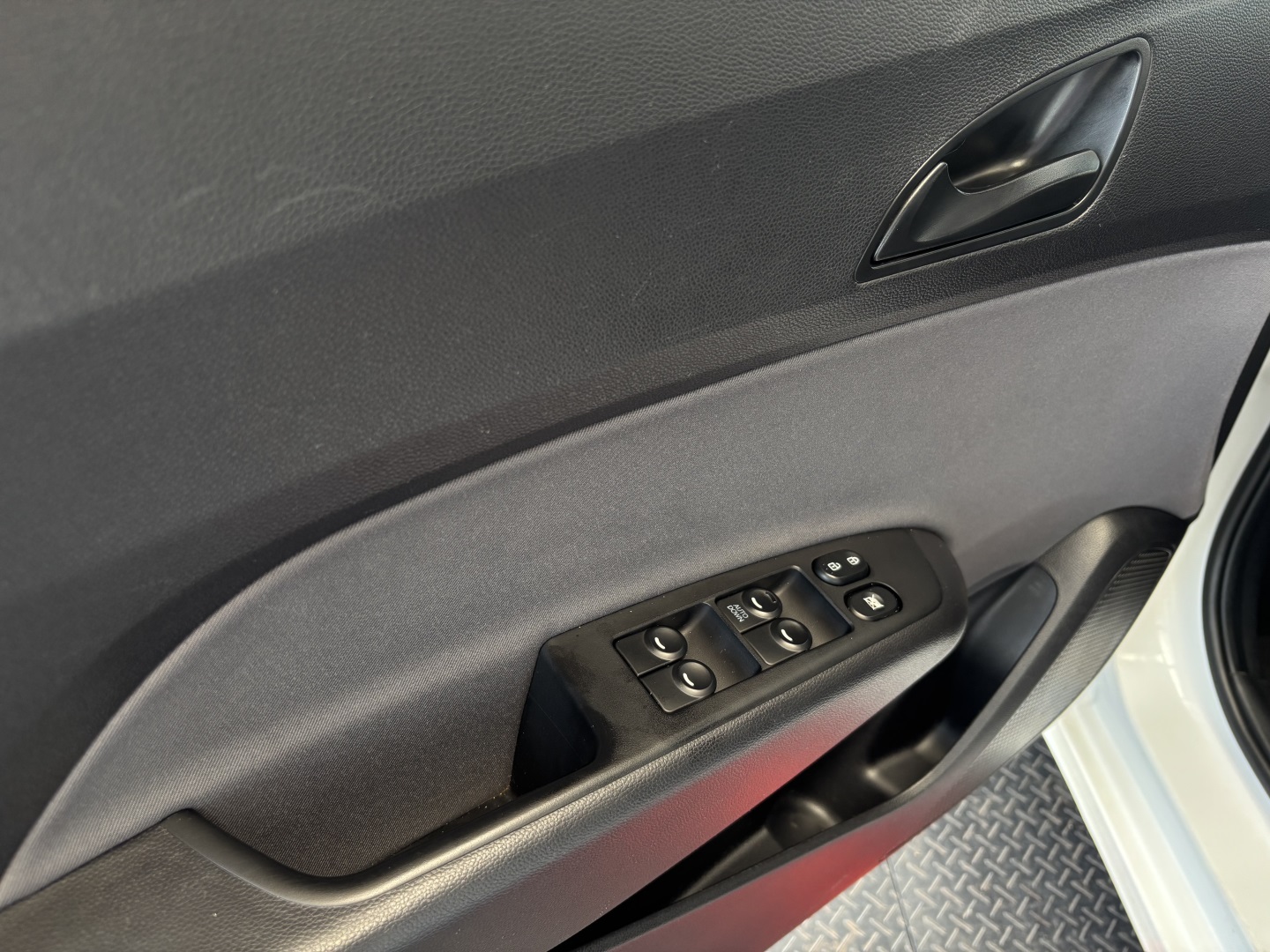 Hyundai HB20S 1.0 Comfort Plus 12V Flex 4P Manual — foto 4 de 13