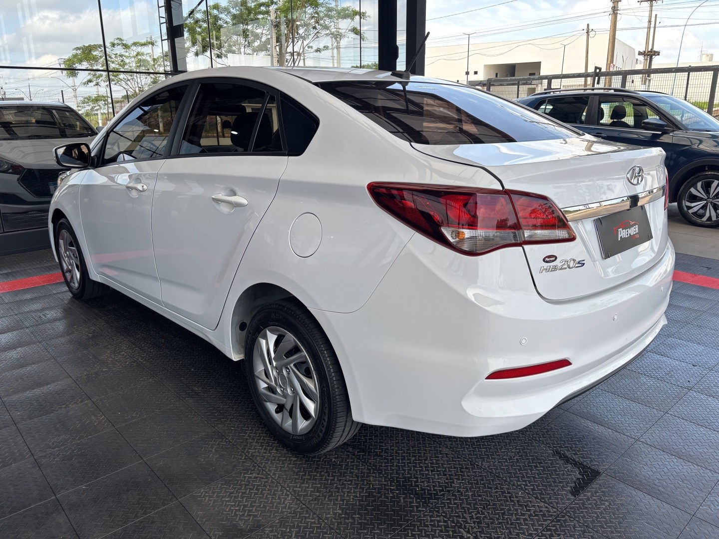 Hyundai HB20S 1.0 Comfort Plus 12V Flex 4P Manual — foto 10 de 13