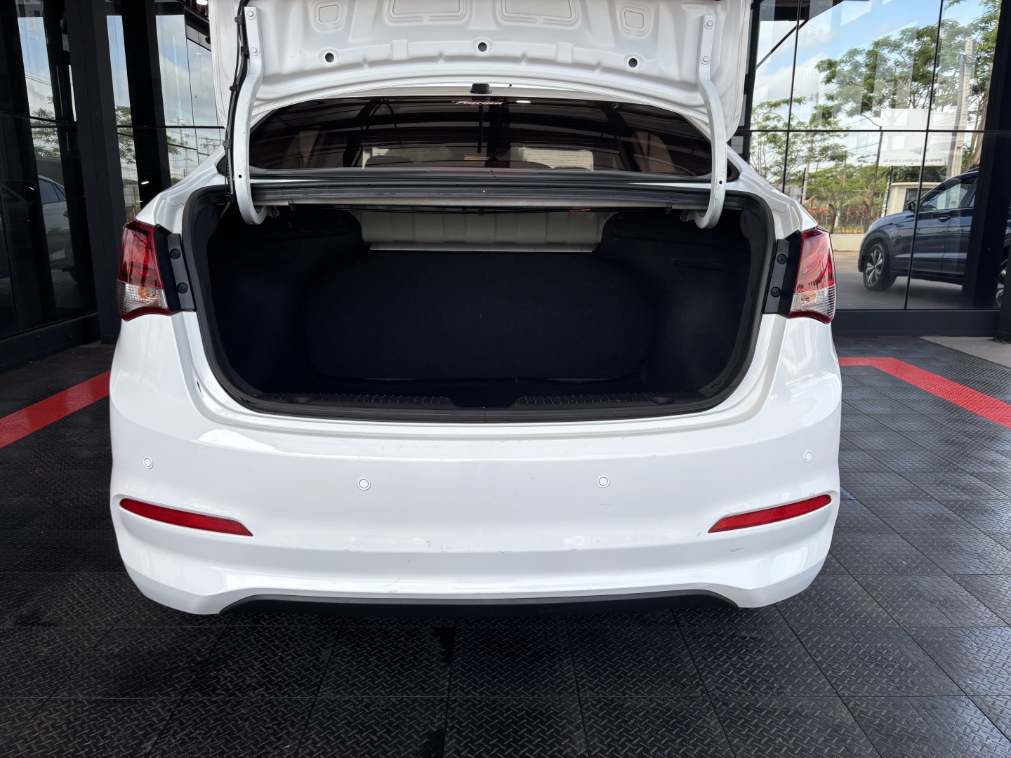 Hyundai HB20S 1.0 Comfort Plus 12V Flex 4P Manual — foto 11 de 13
