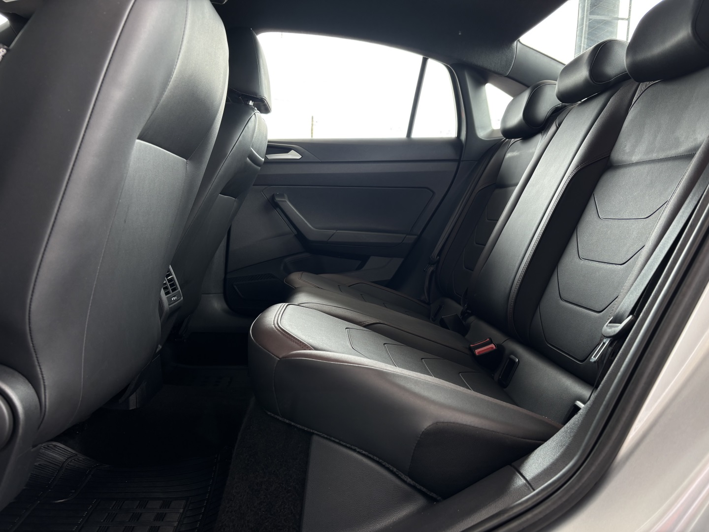 Volkswagen Virtus 1.0 200 TSI Highline Automático — foto 6 de 13