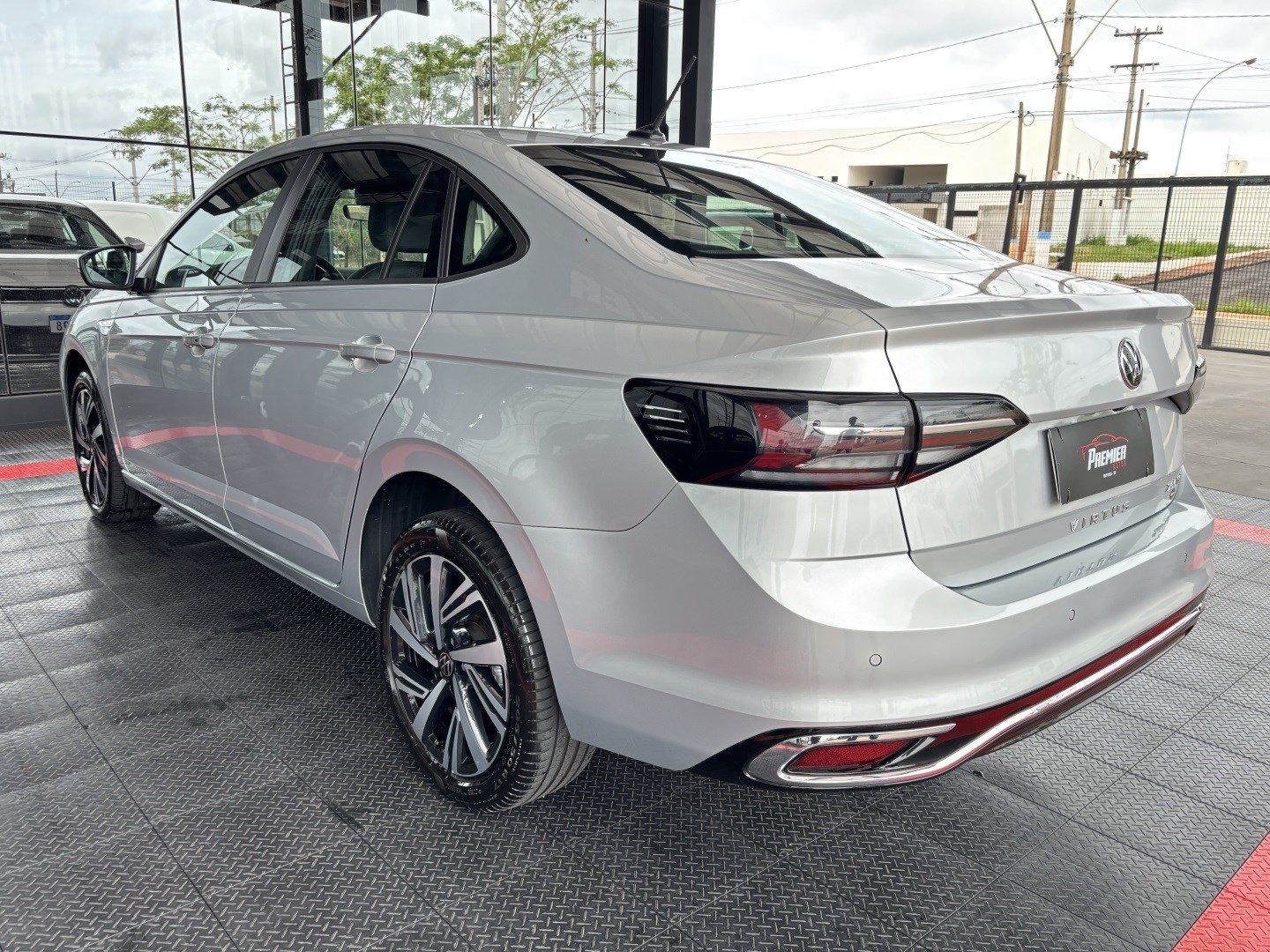 Volkswagen Virtus 1.0 200 TSI Highline Automático — foto 10 de 13